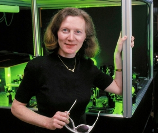 Margaret Murnane in lab.